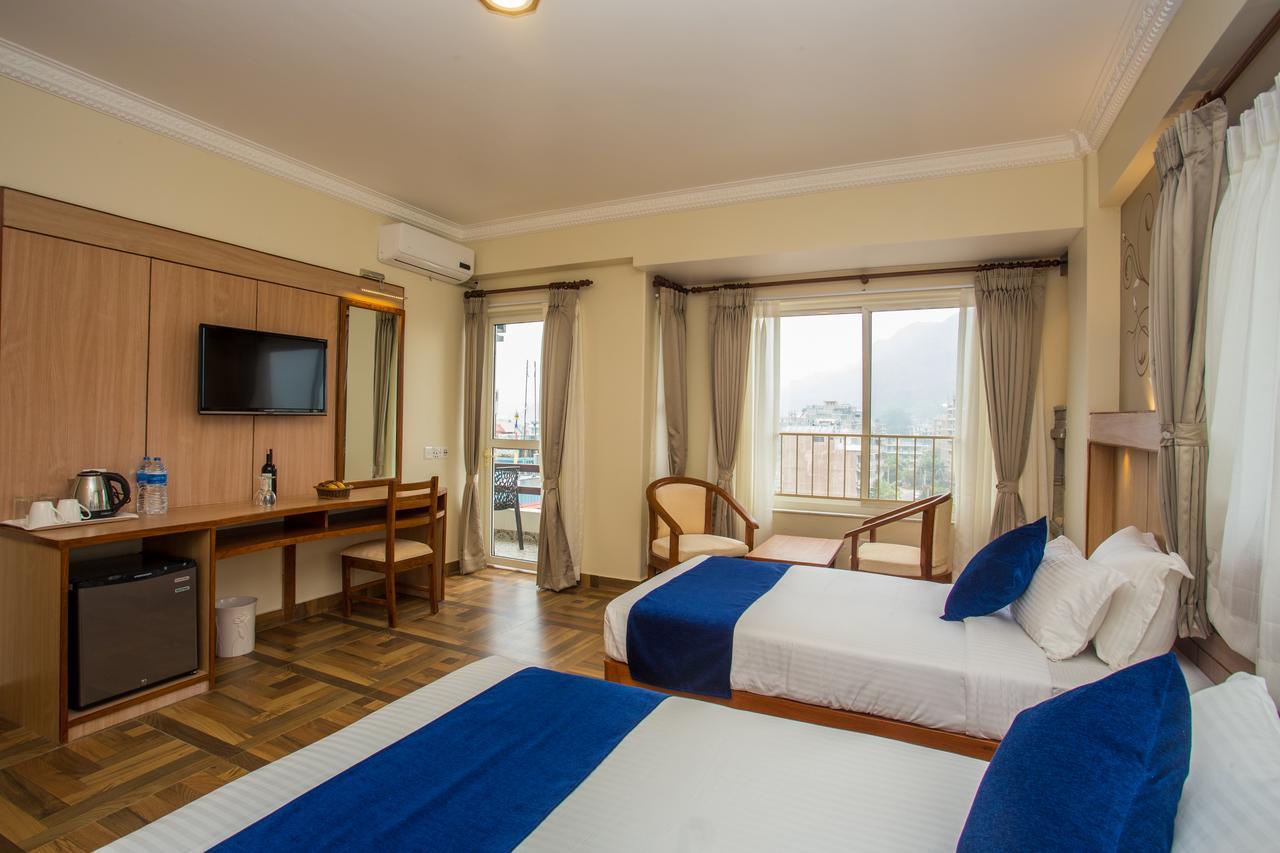פוקהרה Hotel White Pearl מראה חיצוני תמונה