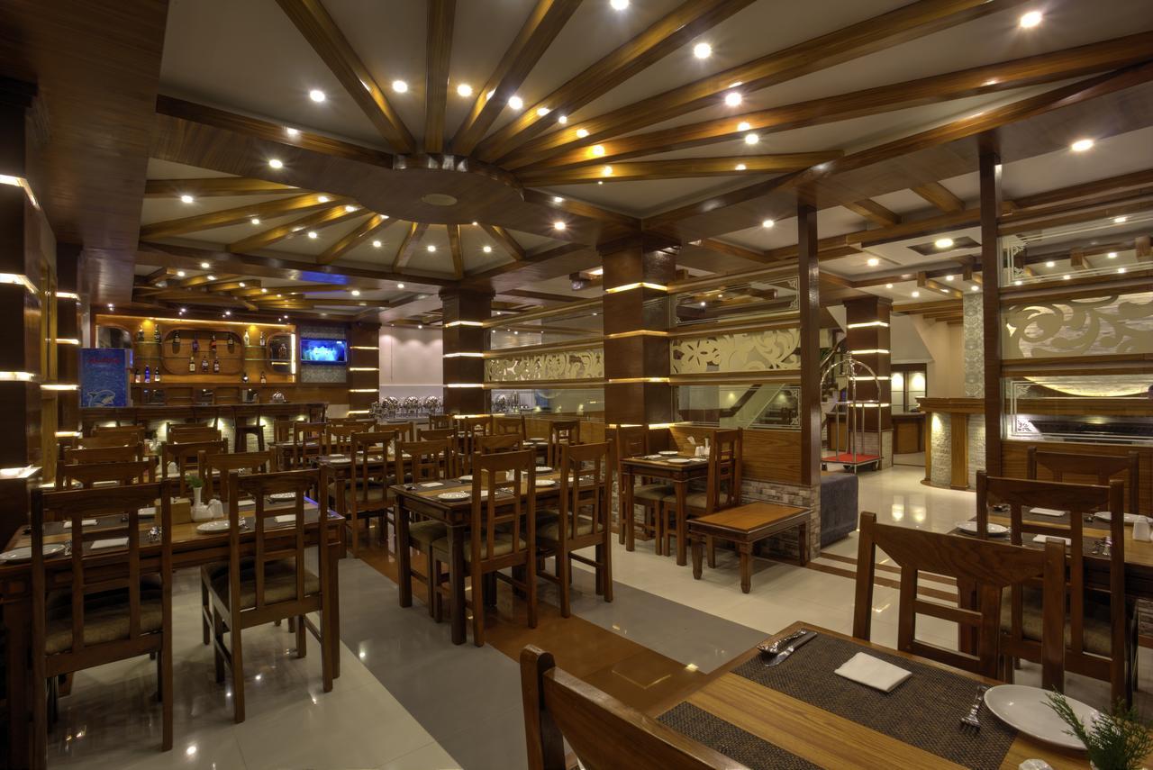 פוקהרה Hotel White Pearl מראה חיצוני תמונה