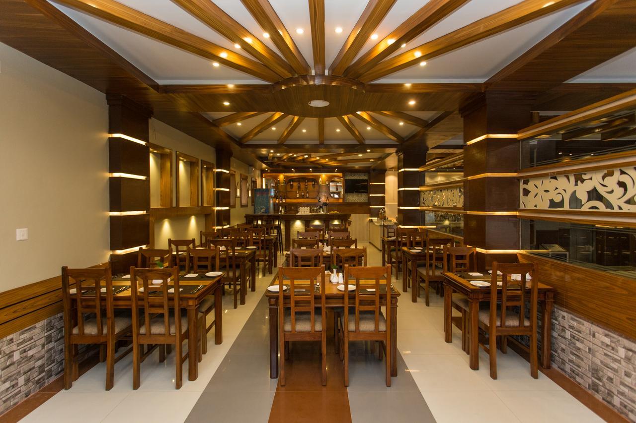 פוקהרה Hotel White Pearl מראה חיצוני תמונה