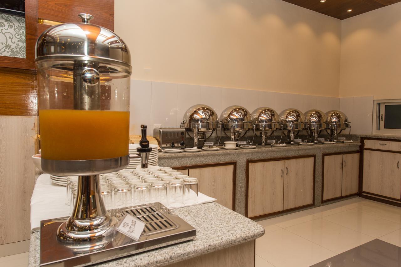 פוקהרה Hotel White Pearl מראה חיצוני תמונה