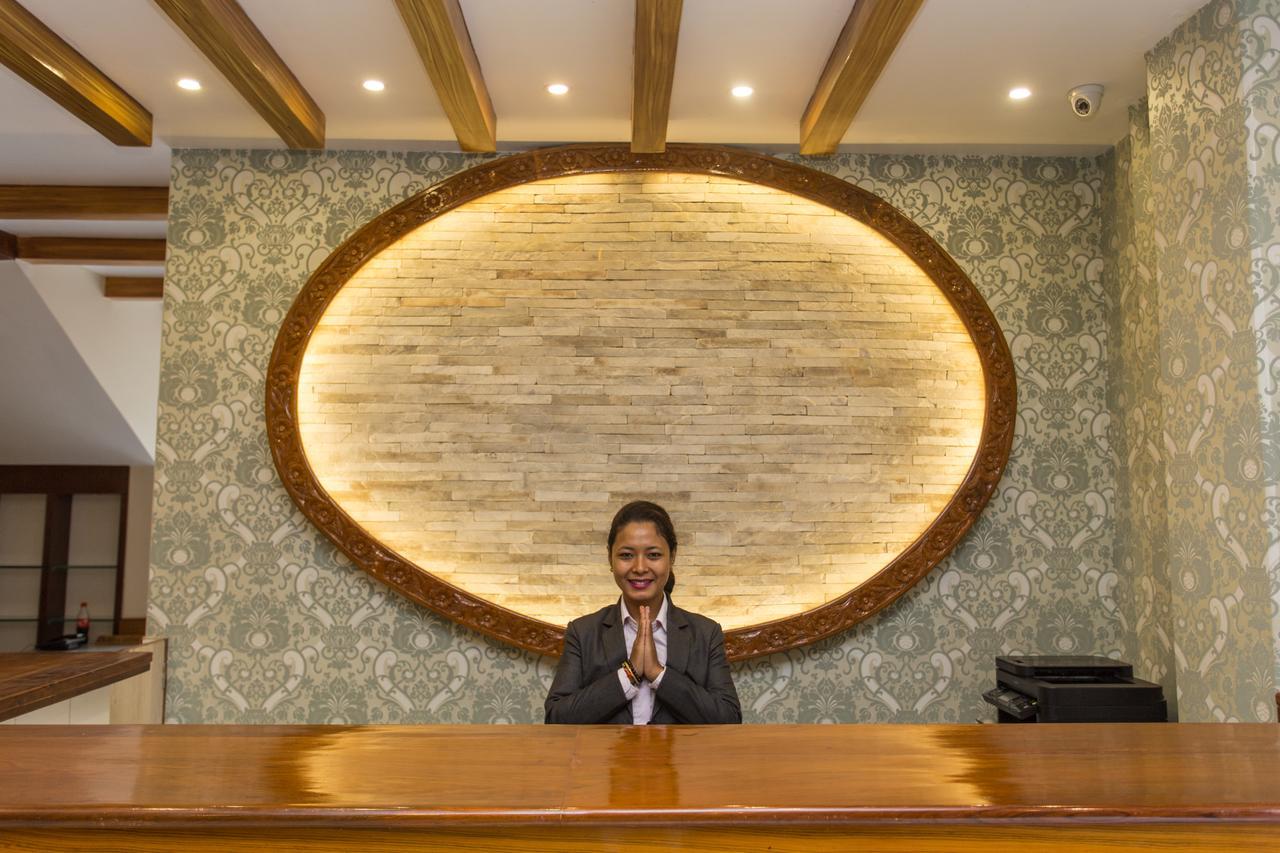 פוקהרה Hotel White Pearl מראה חיצוני תמונה