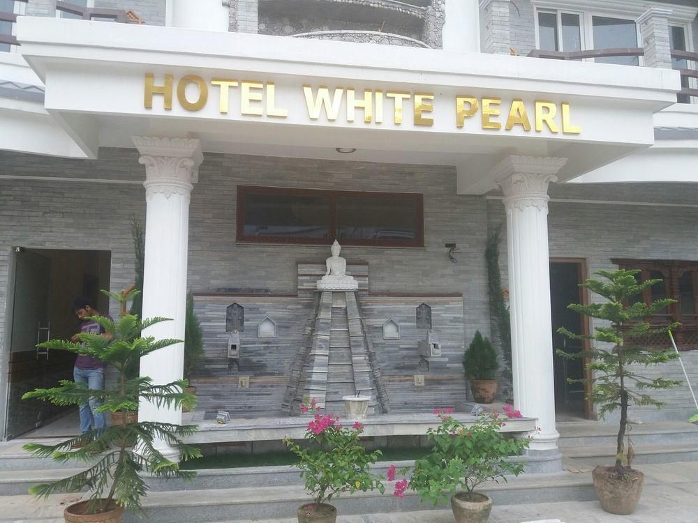 פוקהרה Hotel White Pearl מראה חיצוני תמונה