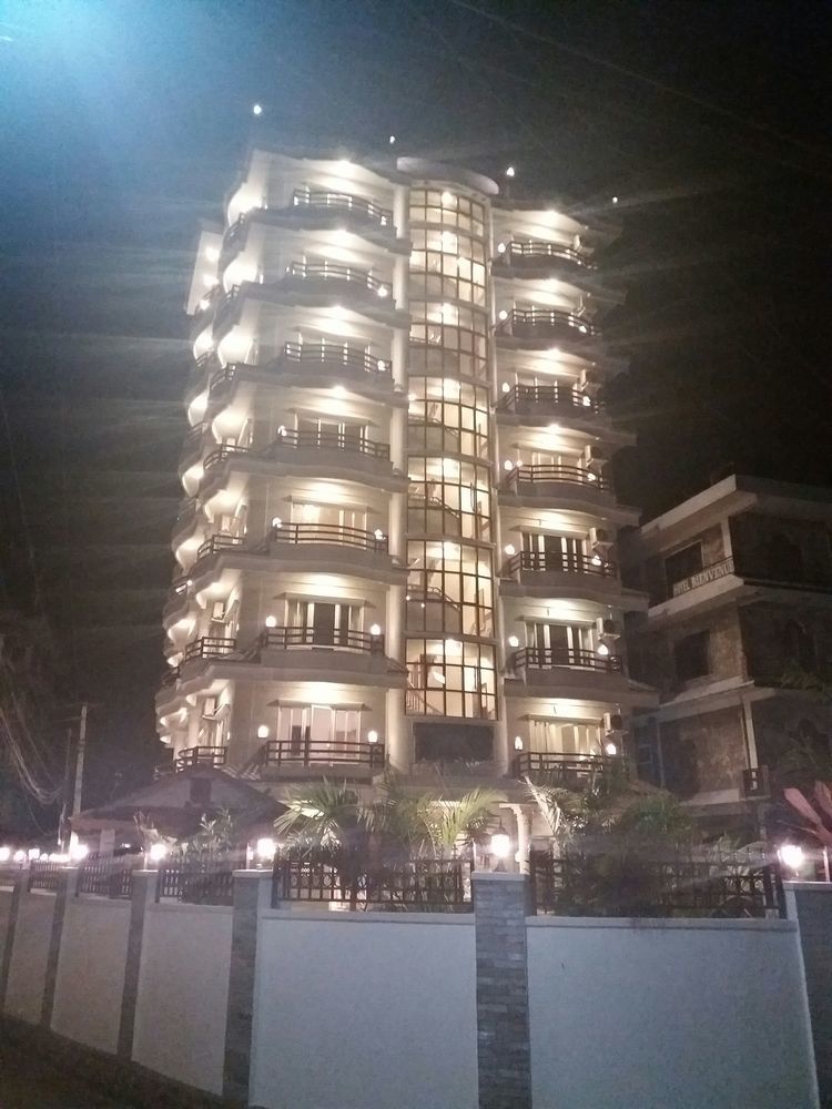 פוקהרה Hotel White Pearl מראה חיצוני תמונה