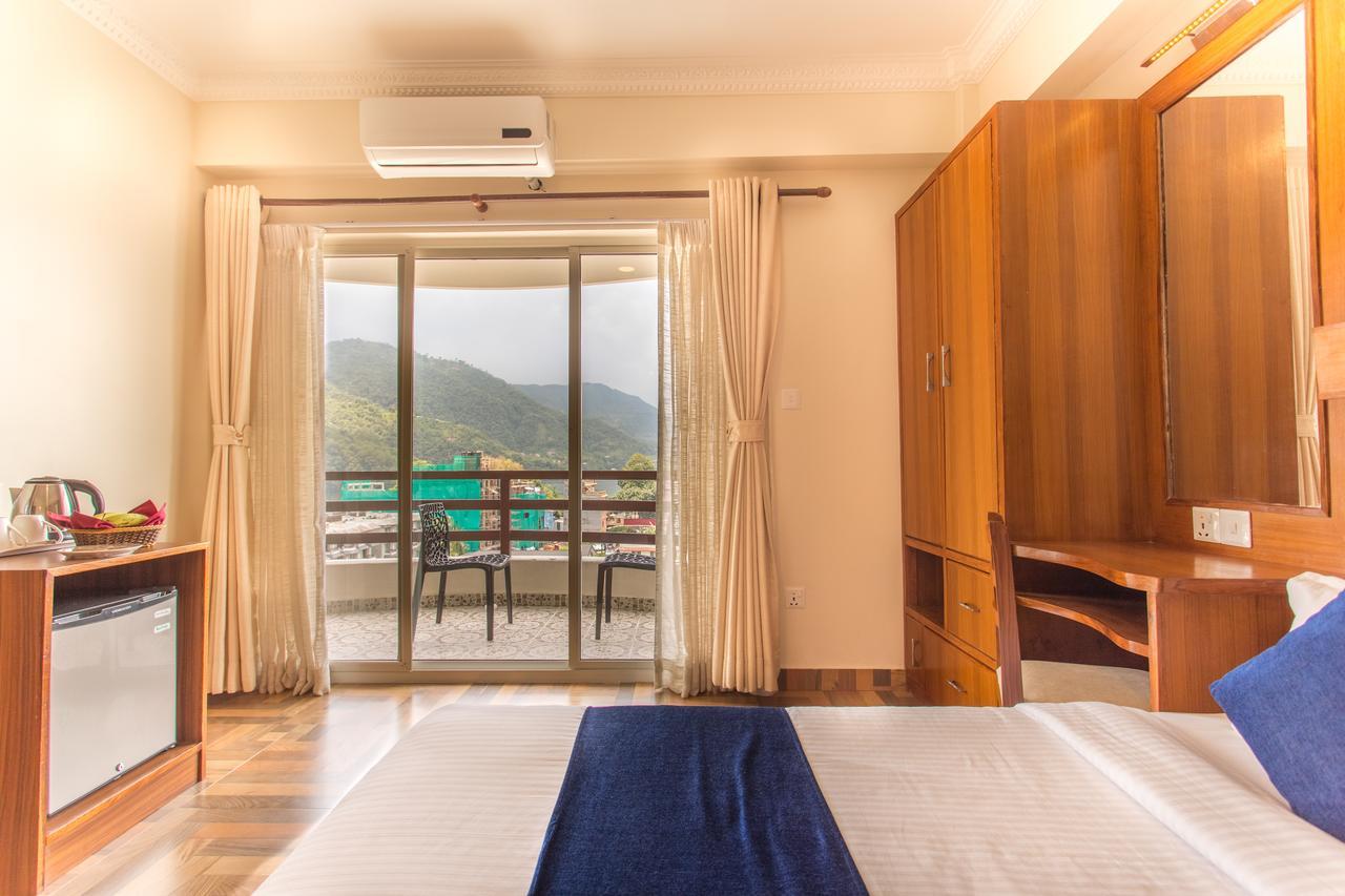 פוקהרה Hotel White Pearl מראה חיצוני תמונה