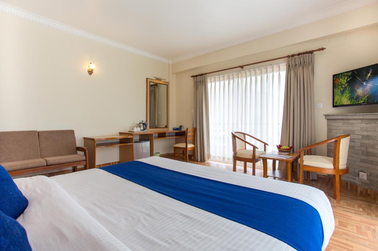 פוקהרה Hotel White Pearl מראה חיצוני תמונה