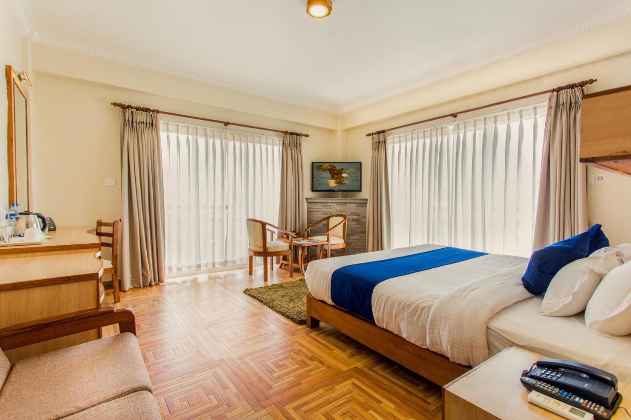 פוקהרה Hotel White Pearl מראה חיצוני תמונה
