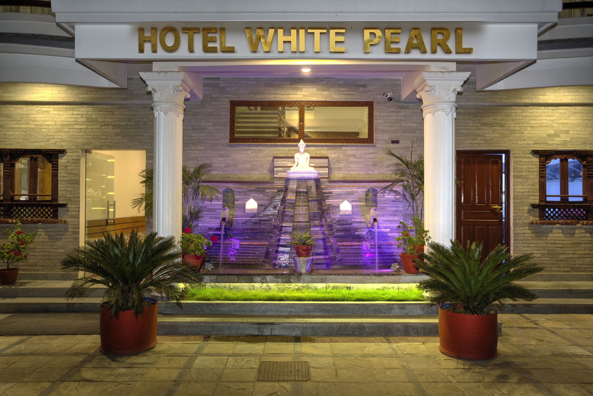 פוקהרה Hotel White Pearl מראה חיצוני תמונה