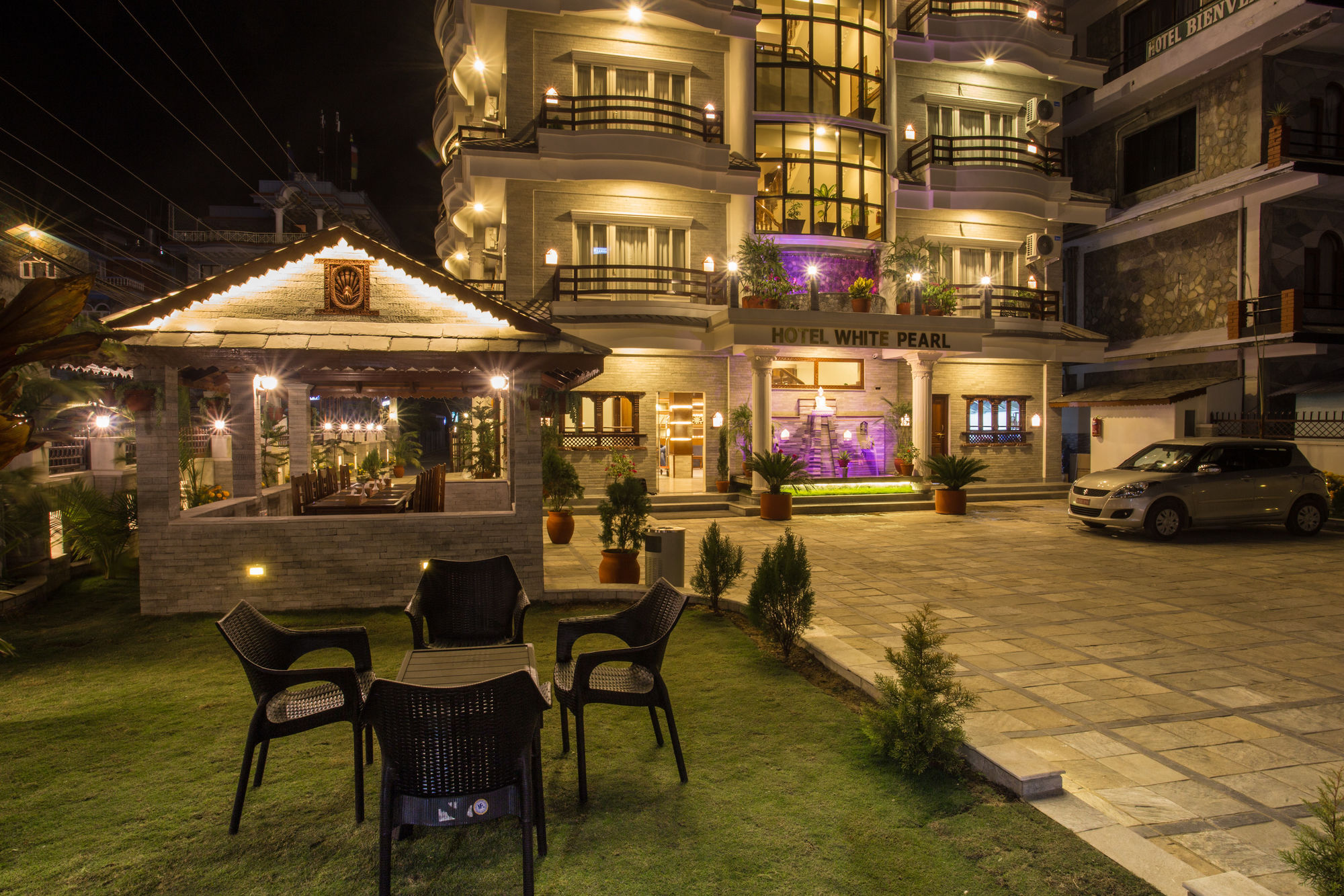 פוקהרה Hotel White Pearl מראה חיצוני תמונה