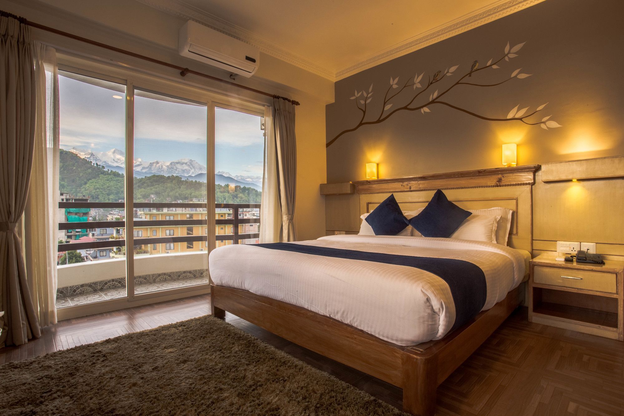 פוקהרה Hotel White Pearl מראה חיצוני תמונה