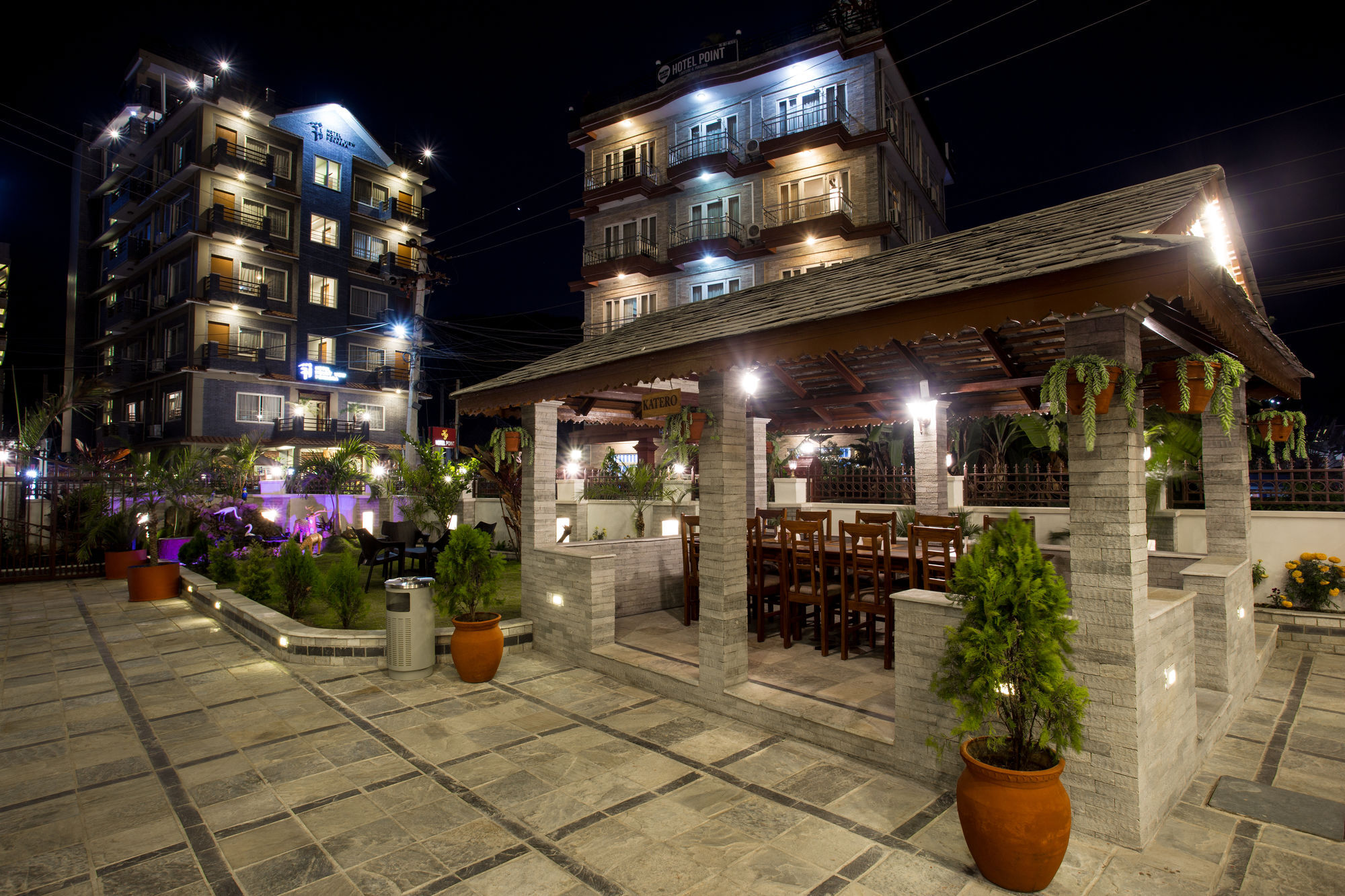 פוקהרה Hotel White Pearl מראה חיצוני תמונה