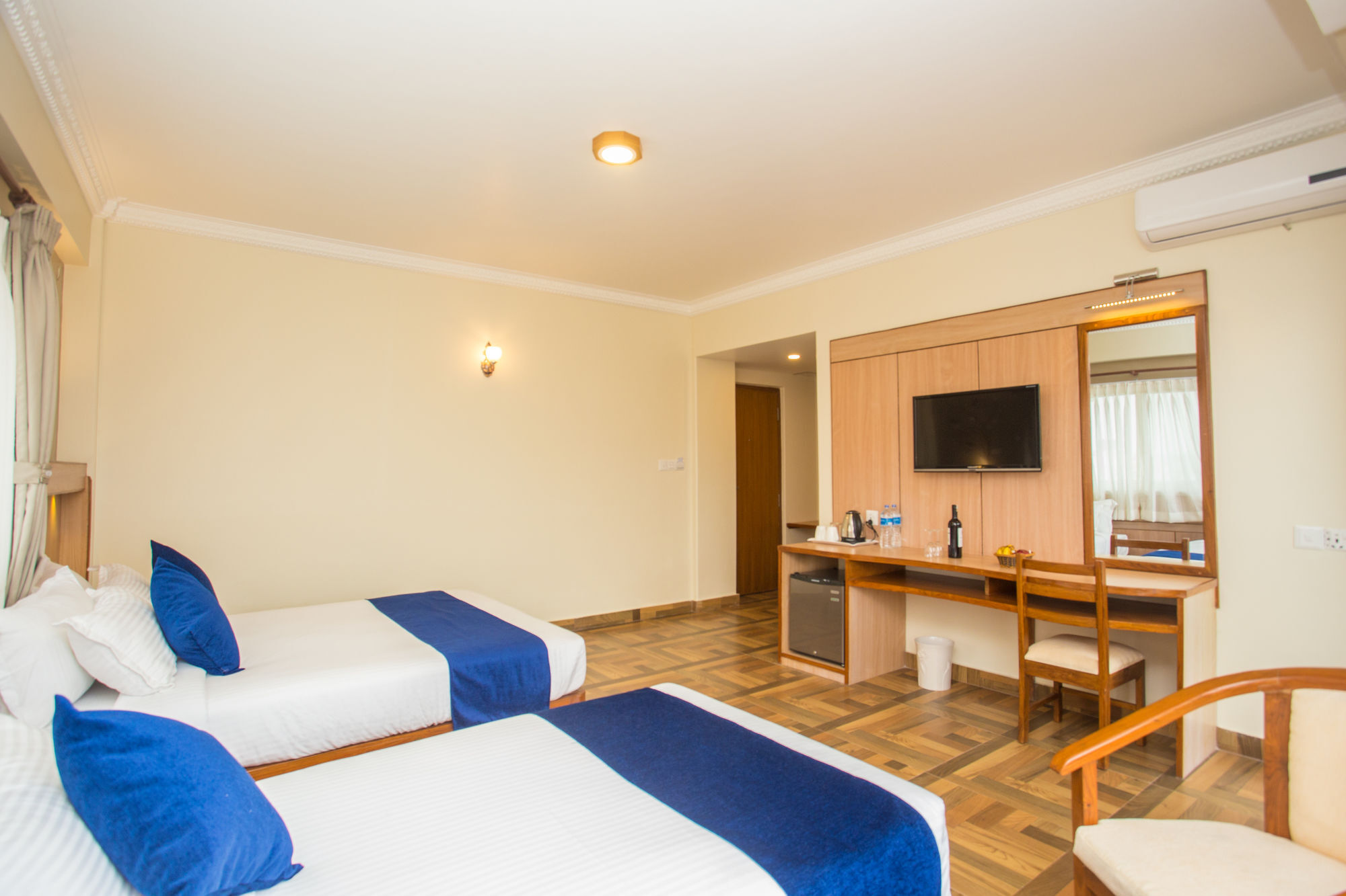 פוקהרה Hotel White Pearl מראה חיצוני תמונה